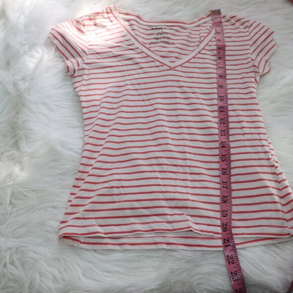 Clear Rock White & Pink Striped V-Neck T-Shirt – Size Medium 🌸✨ - Picture 5 of 5